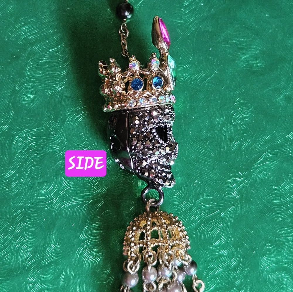 💀📿Betsey ROSARY style Unique Marcasite-Colored Stone Skull Necklace - NWOT📿💀 - Picture 9 of 14
